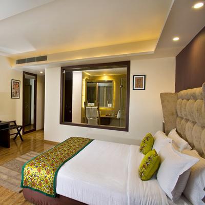 Pipal Tree Hotel - 1