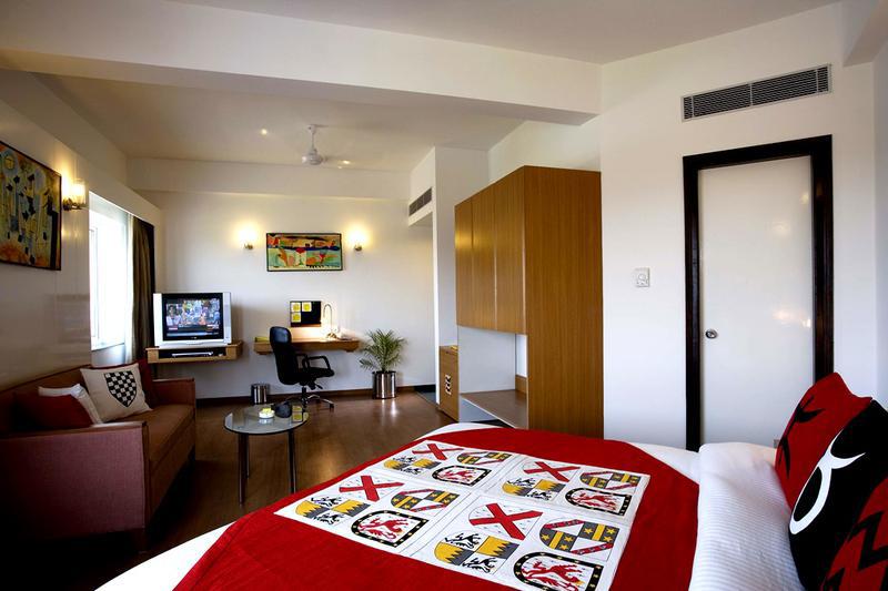 Lemon Tree Hotel Pune - 2