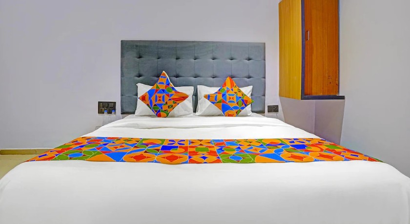 List of hourly Hotels in surat - 2