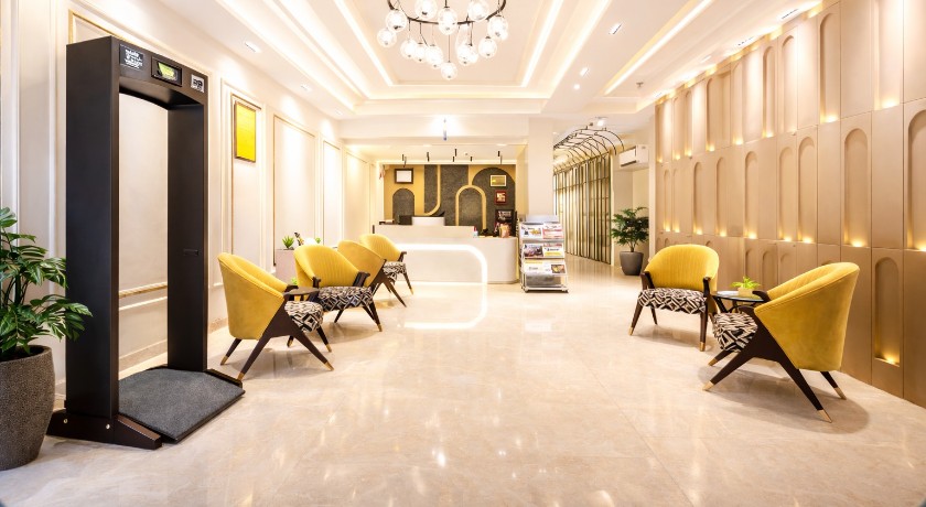 Venizia Sarovar Portico - 2