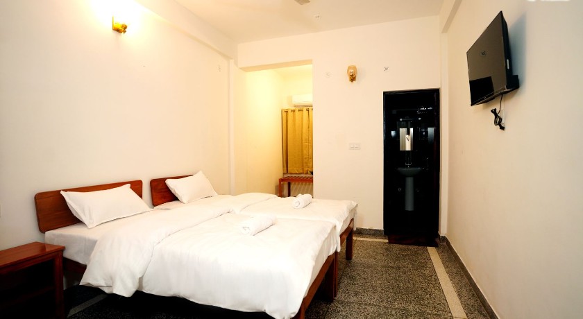 Hotel Green Leaf by T And M - 2