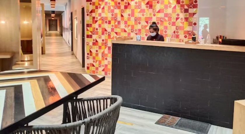 Foxoso Aaristo Baga Beach Resort - 2