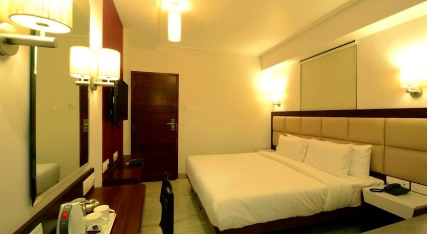 Savera Inn Hotel - 4