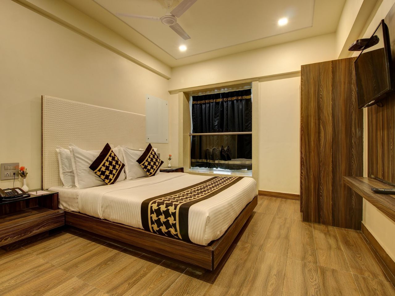 Aralia - A Business Hotel - 1