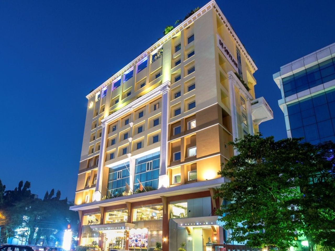 Hotel Metro Prime - 1