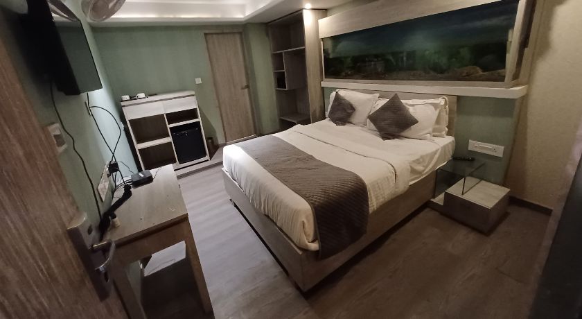 Hotel Queens Hub - 4