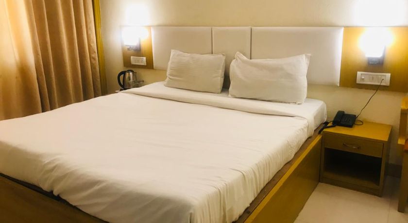 Hotel Golden Oak - 2