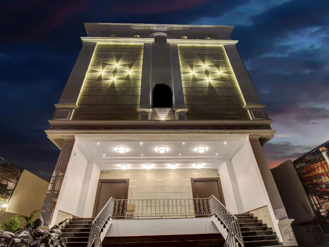 Hotel Surya Grand - 1