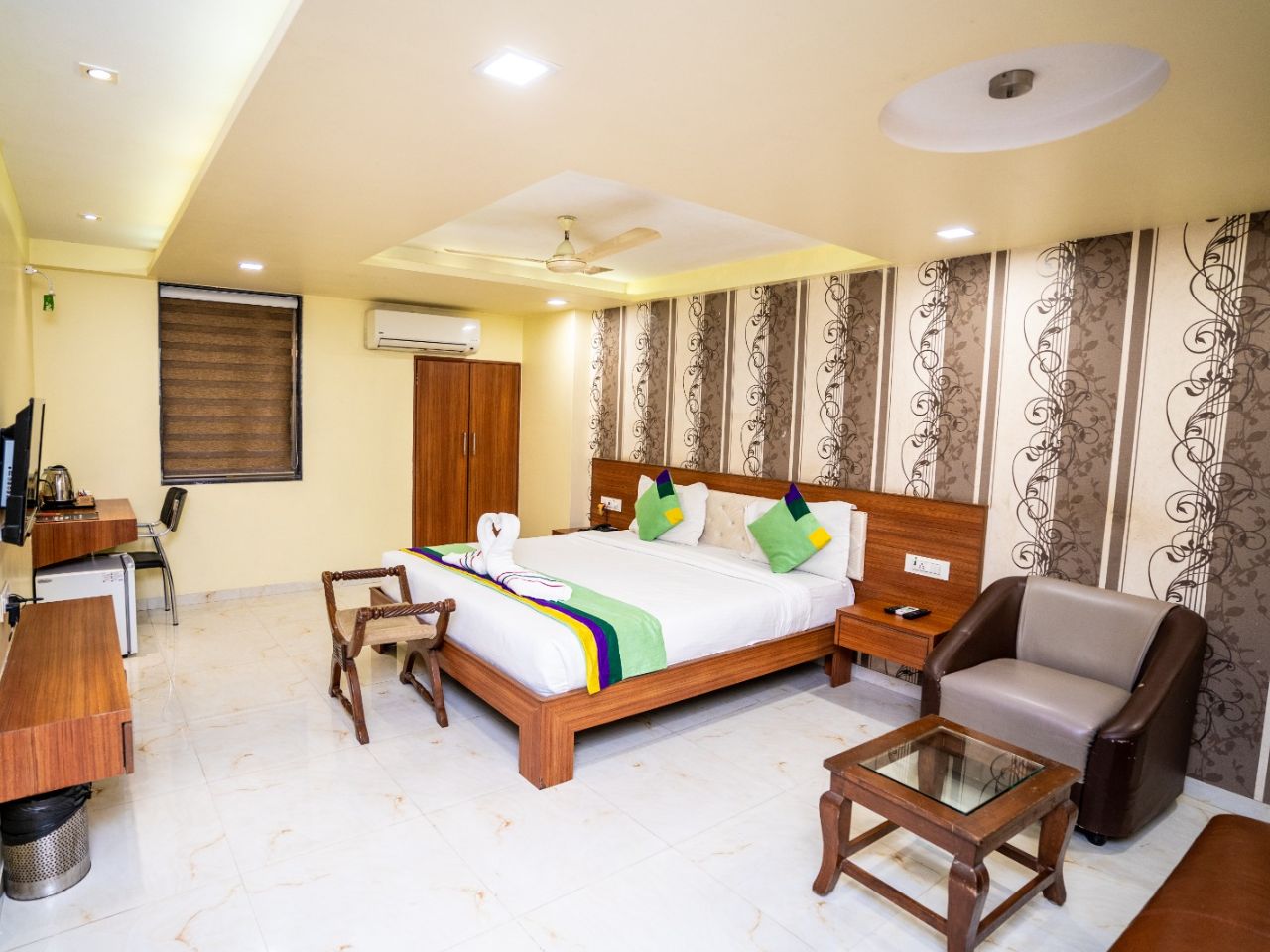 Arsh Executive Inn - 1