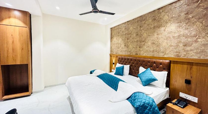 Deluxe Guest House - 2