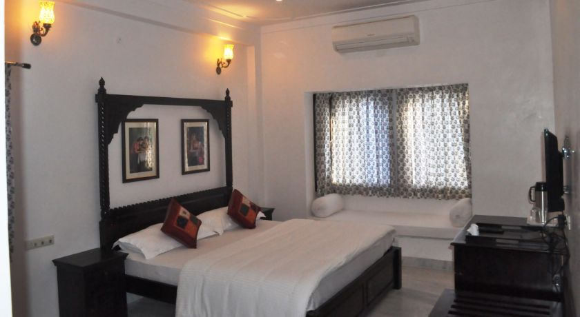 Hotel Gorbandh - 3