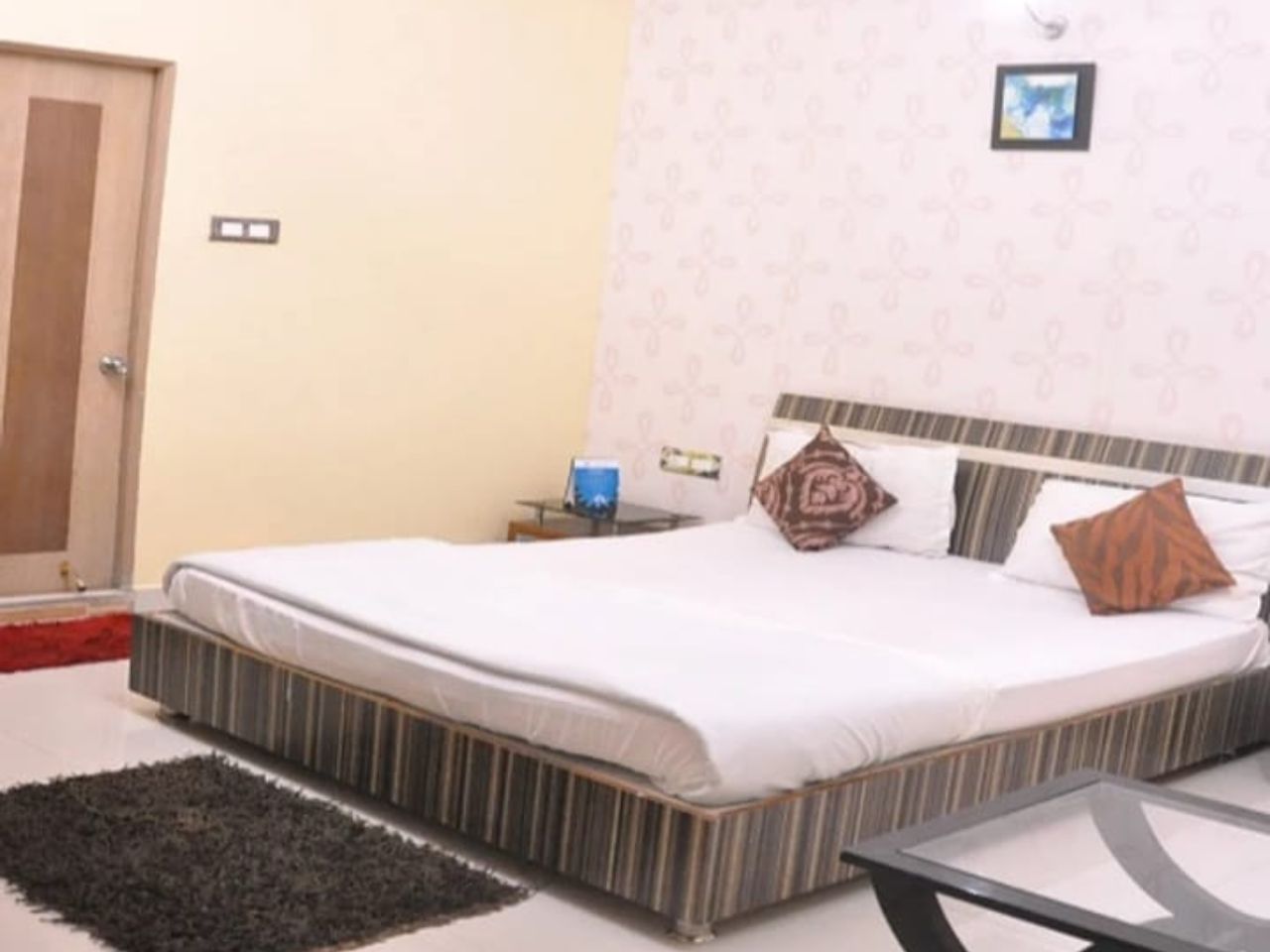 Hotel Parashar Check In - 1