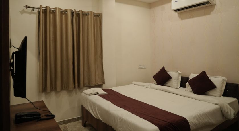 Silver Key Suites - 3