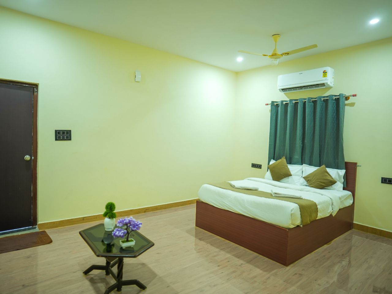 Rose Garden Lodge - 1