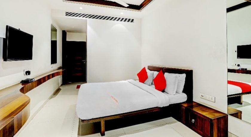 Hotel Nidhivan Palace - 2