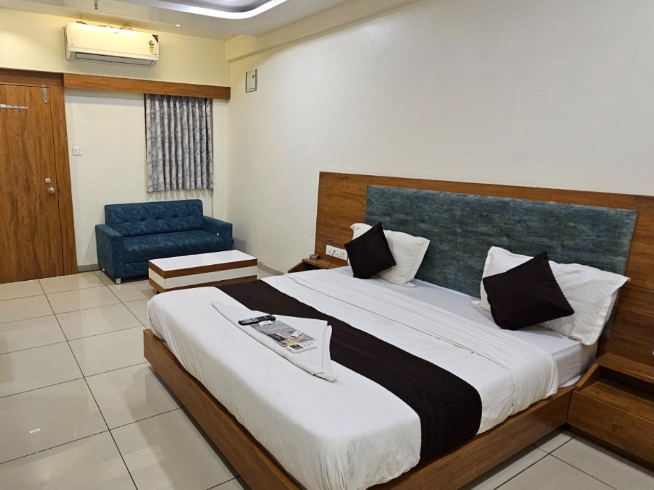 The Clove Leaf By Hotel Krishna Palace - 1