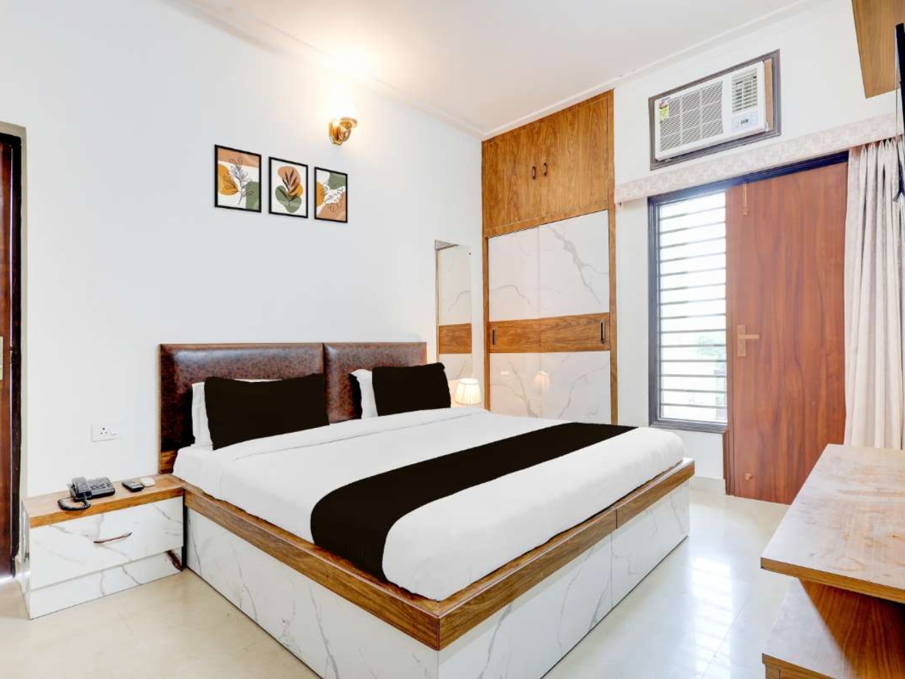 Foxoso Taj View Agra - 1