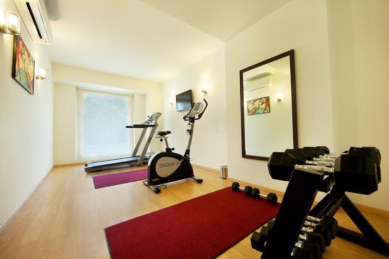 Red Fox Hotel East Delhi - 4