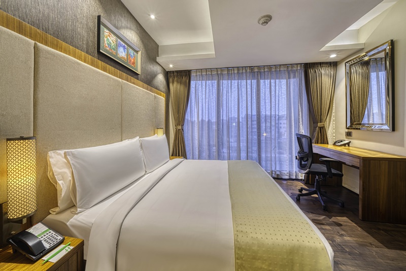 Holiday Inn Kolkata Airport - 2